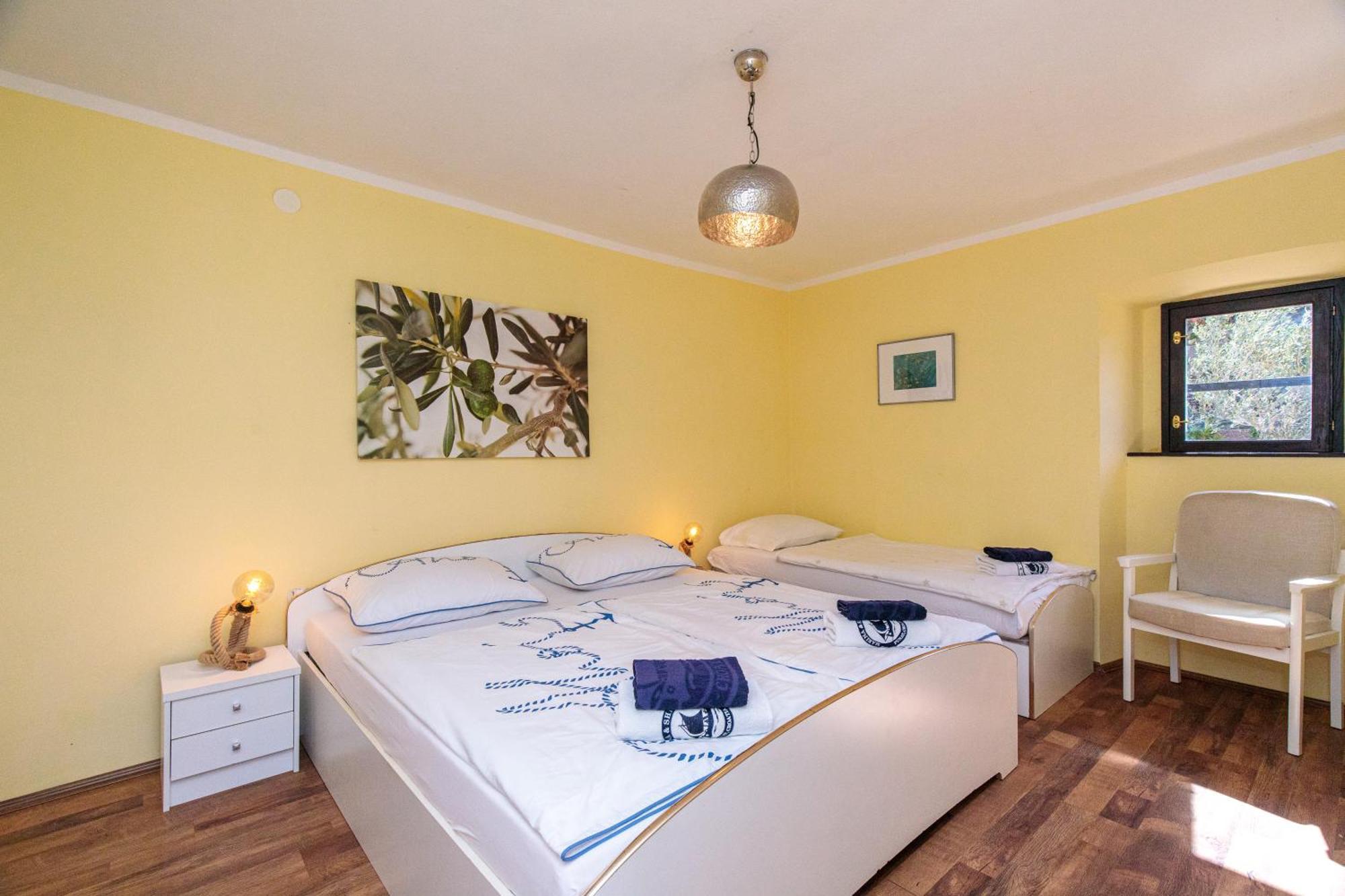 Apartments Lina Vrh  Экстерьер фото