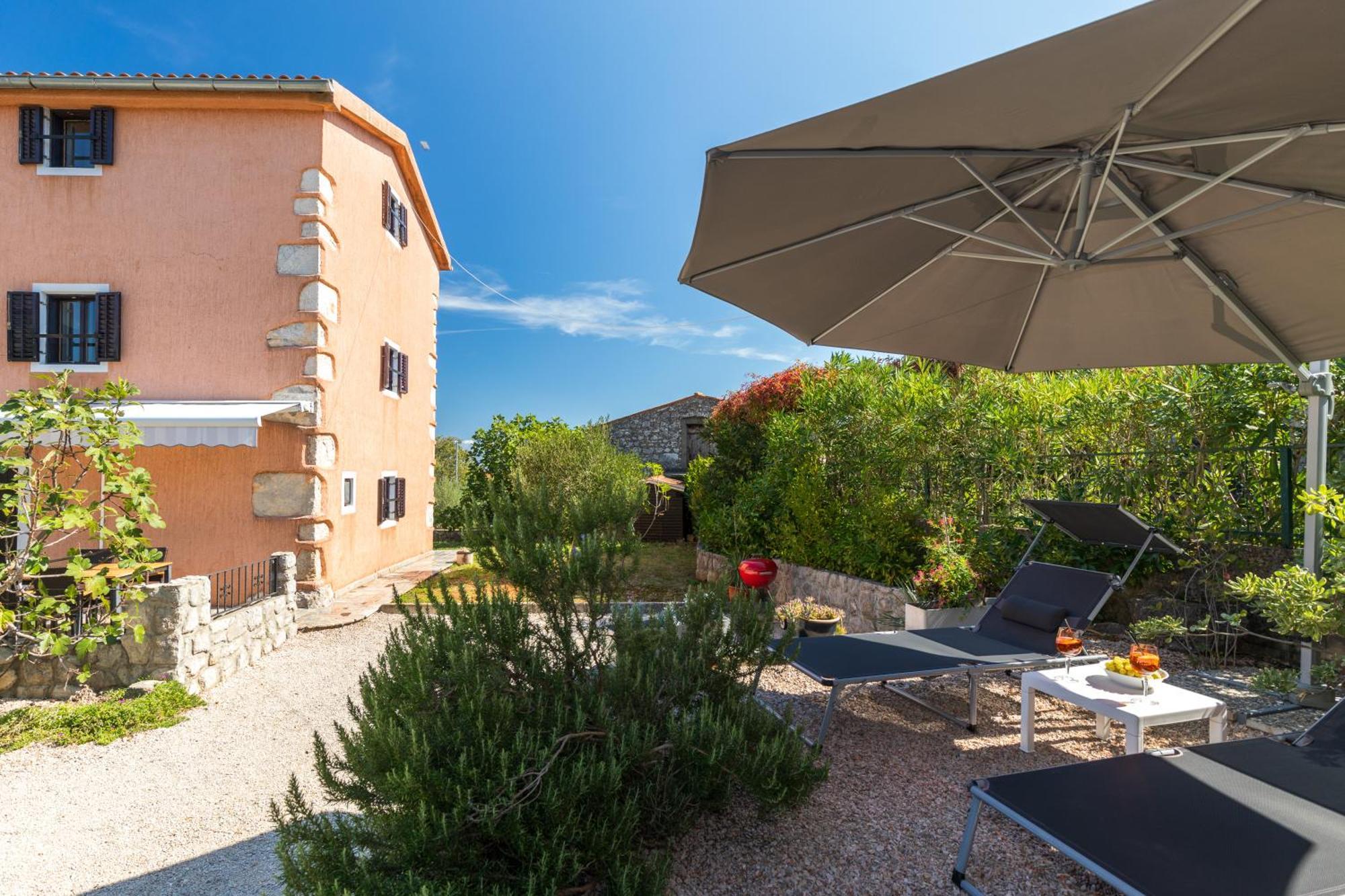 Apartments Lina Vrh  Экстерьер фото